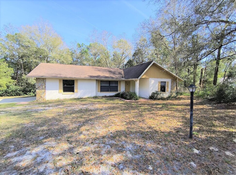 9731 SW 200th Ct in Dunnellon, FL - Building Photo