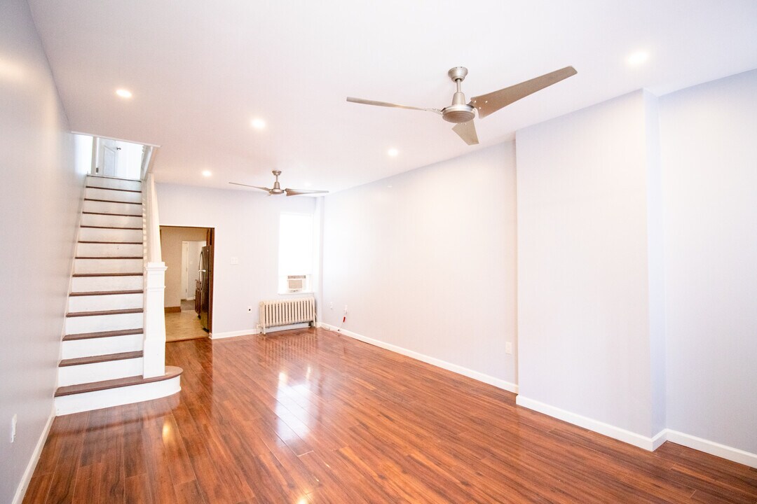 2809 Chatham St in Philadelphia, PA - Building Photo
