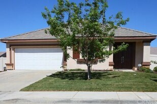 36742 37th St E in Palmdale, CA - Building Photo