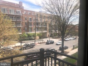 3401 38th St NW-Unit -303 in Washington, DC - Foto de edificio - Building Photo