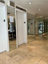 10747 Wilshire Blvd, Unit 505 in Los Angeles, CA - Foto de edificio - Building Photo