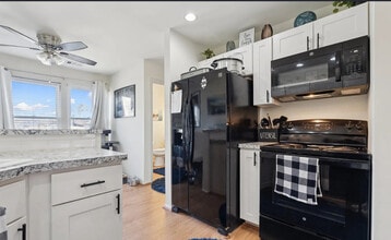 8 Deer Run Ct, Unit 8B in Arbutus, MD - Foto de edificio - Building Photo