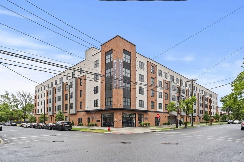 416 Highland Ave in Orange, NJ - Foto de edificio