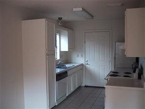 200A Aster St in Kingsland, TX - Building Photo - Interior Photo