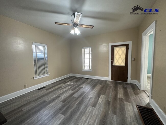 property at 1516 Woodley Ave