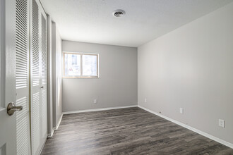 Secor Flats in Toledo, OH - Foto de edificio - Interior Photo