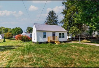 804 S Belle Vista Ave in Youngstown, OH - Foto de edificio - Building Photo