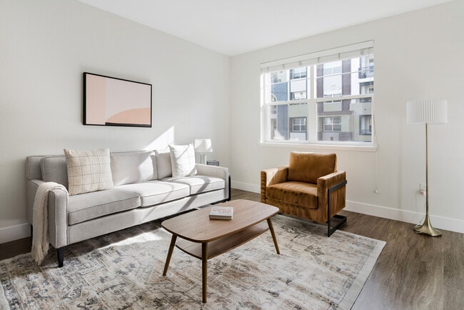 3888 Artist Walk Common