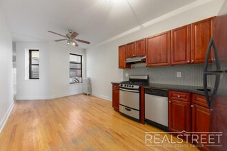 448 15th St in Brooklyn, NY - Building Photo - Floor Plan