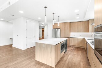 2311 Westheimer Rd in Houston, TX - Building Photo - Building Photo