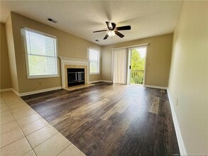 962 Stewarts Creek Dr in Fayetteville, NC - Building Photo - Building Photo