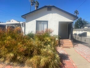 1733 W 150th St in Gardena, CA - Foto de edificio - Building Photo