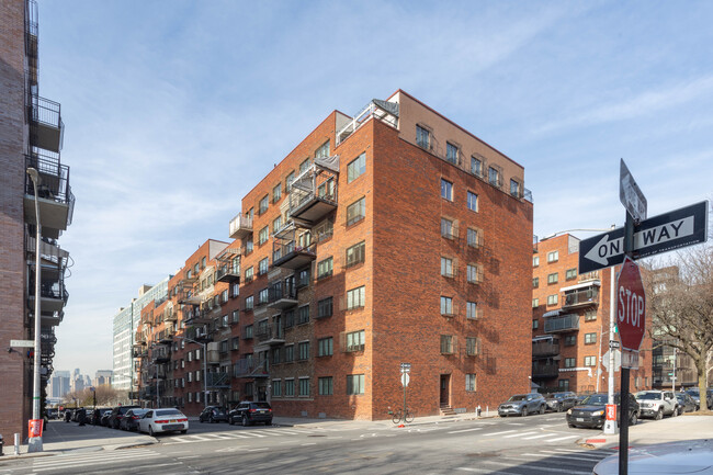 37 S 10th St in Brooklyn, NY - Building Photo - Building Photo