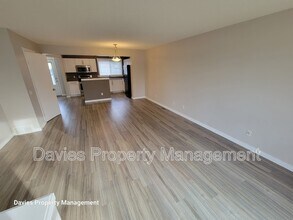 5061 Stanton Dr SW in Edmonton, AB - Building Photo - Building Photo