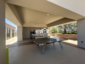 200 W Sahara Ave in Las Vegas, NV - Building Photo - Building Photo