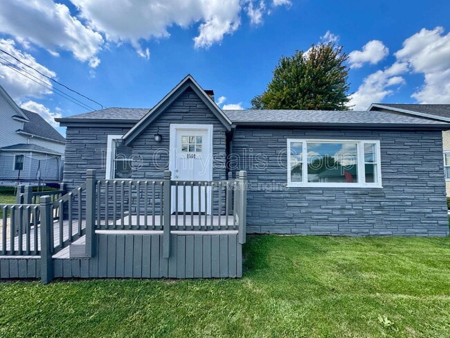 property at 1508 Peoria St
