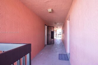 2020 NW 119th St in Miami, FL - Foto de edificio - Building Photo