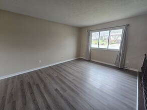 1367 Cavitt Rd in Monroeville, PA - Building Photo - Building Photo