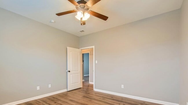 1925 Timber Oaks Dr in Garland, TX - Building Photo - Building Photo