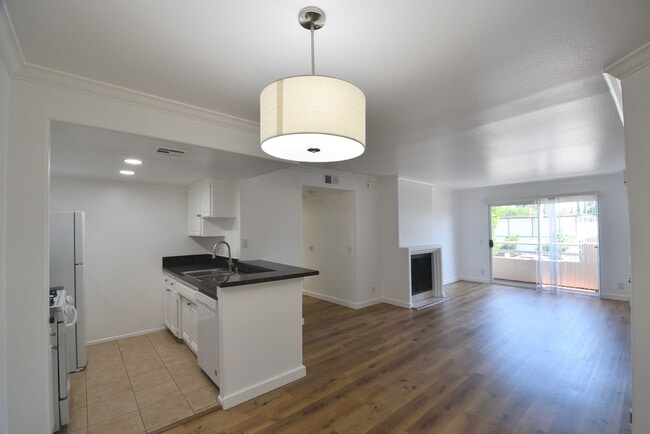 6041 Fulton Ave in Los Angeles, CA - Building Photo - Building Photo