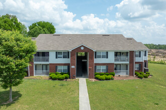 Ashbrook Apartments in Albertville, AL - Building Photo - Building Photo