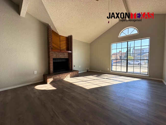 1535 Rebecca Ann Dr in El Paso, TX - Building Photo - Building Photo