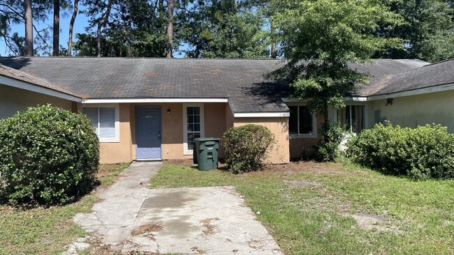 904 Brett Dr in Hinesville, GA - Building Photo - Building Photo