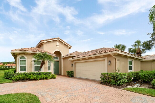 9120 Champions Way in Port St. Lucie, FL - Foto de edificio - Building Photo