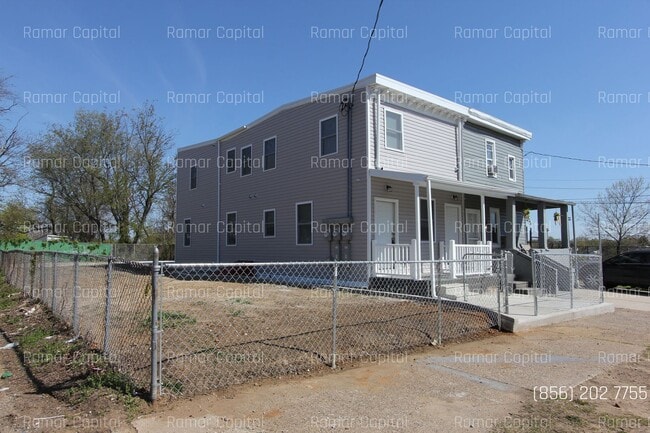 property at 2927 Thompson St