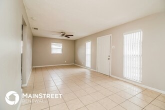 8516 Gold Ridge Cir in Tampa, FL - Building Photo - Building Photo