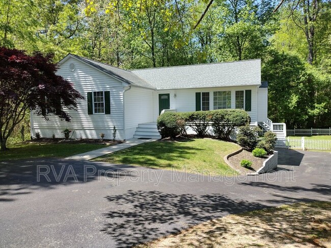 property at 5815 Meadowood Pl