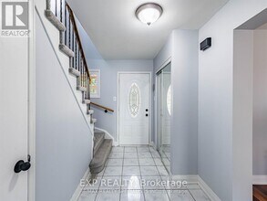 3137 Osbourne Rd in Mississauga, ON - Building Photo - Building Photo