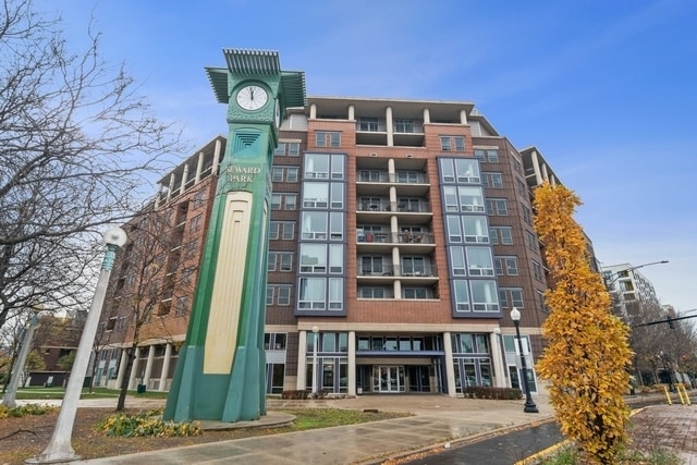 property at 437 W Division St