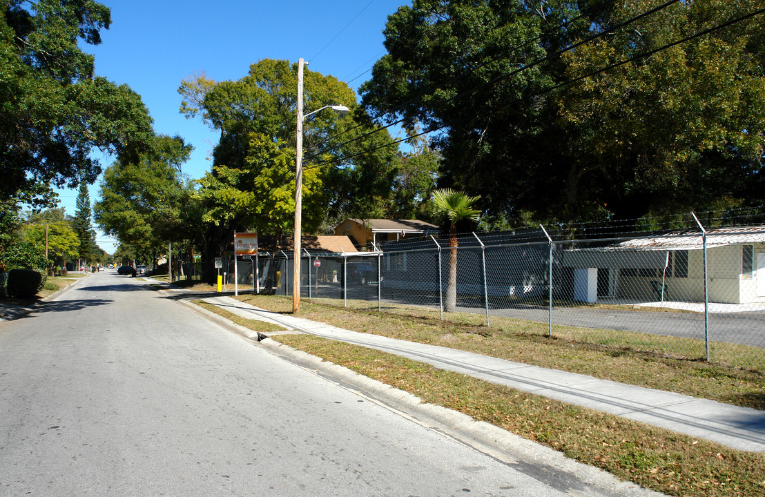 Tangerine Mobile Home Park in St. Petersburg, FL - Building Photo