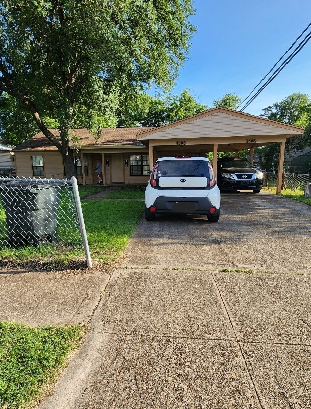 property at 1506 Alamo Ave