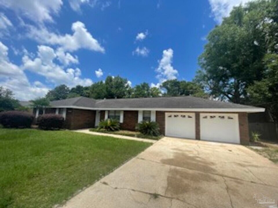 6511 Antietam Dr in Pensacola, FL - Building Photo