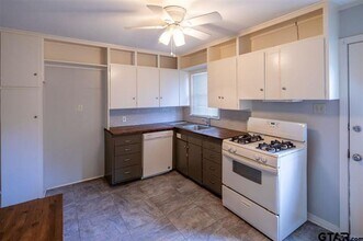 1213 W Camellia St in Tyler, TX - Building Photo - Building Photo