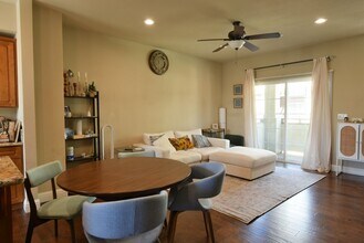 294 La Pala Dr in San Jose, CA - Building Photo - Building Photo