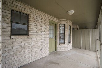 8415 Fredericksburg Rd in San Antonio, TX - Building Photo - Building Photo