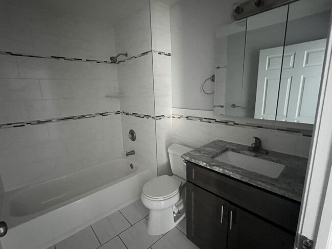 Rosalia Manor in Linden, NJ - Building Photo - Building Photo