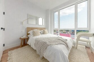 Cypress Park in Brooklyn, NY - Foto de edificio - Building Photo