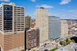 222 St. Paul Pl in Baltimore, MD - Building Photo
