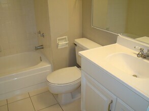1225 Riverside Dr in Coral Springs, FL - Building Photo - Building Photo