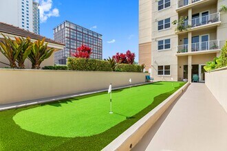 Evernia Place in West Palm Beach, FL - Building Photo - Building Photo