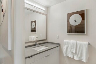 1530 Belmont Ave-Unit -633 in Seattle, WA - Building Photo - Building Photo