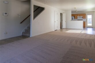 102 E Robin Ln in Harker Heights, TX - Foto de edificio - Building Photo