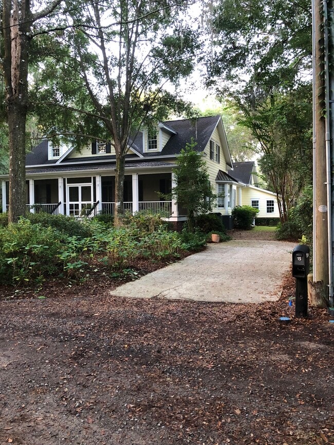 property at 15 Morven Ln