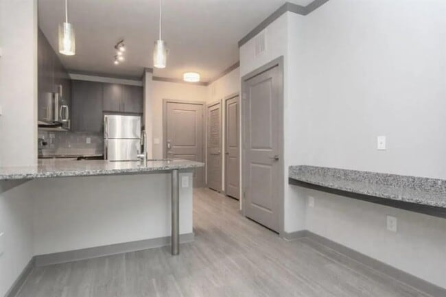 185 Cliftwood Dr NE in Sandy Springs, GA - Building Photo - Building Photo