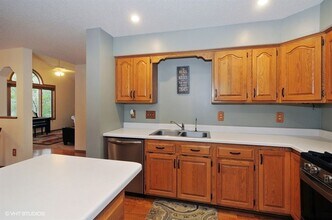 7095 Jocelyn Ct S in Cottage Grove, MN - Building Photo - Building Photo