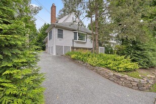 1235 Post Rd in Scarsdale, NY - Building Photo